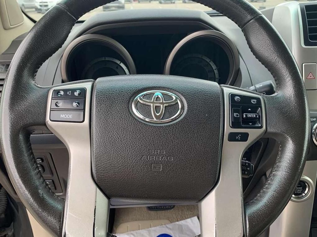 Toyota Land Cruiser | 7