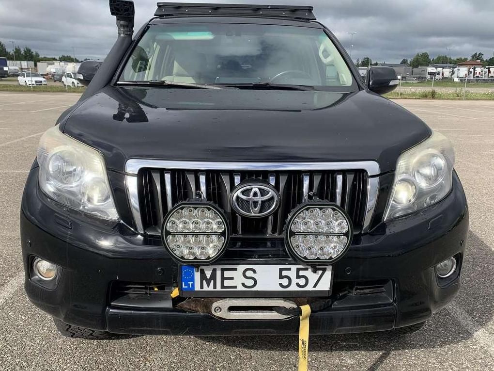 Toyota Land Cruiser | 1