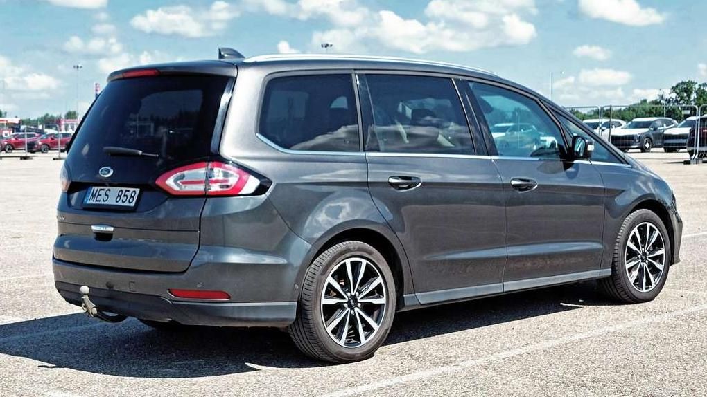 Ford Galaxy | 11