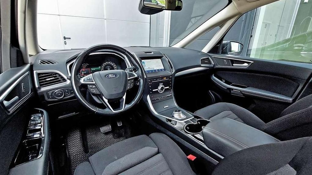 Ford Galaxy | 12