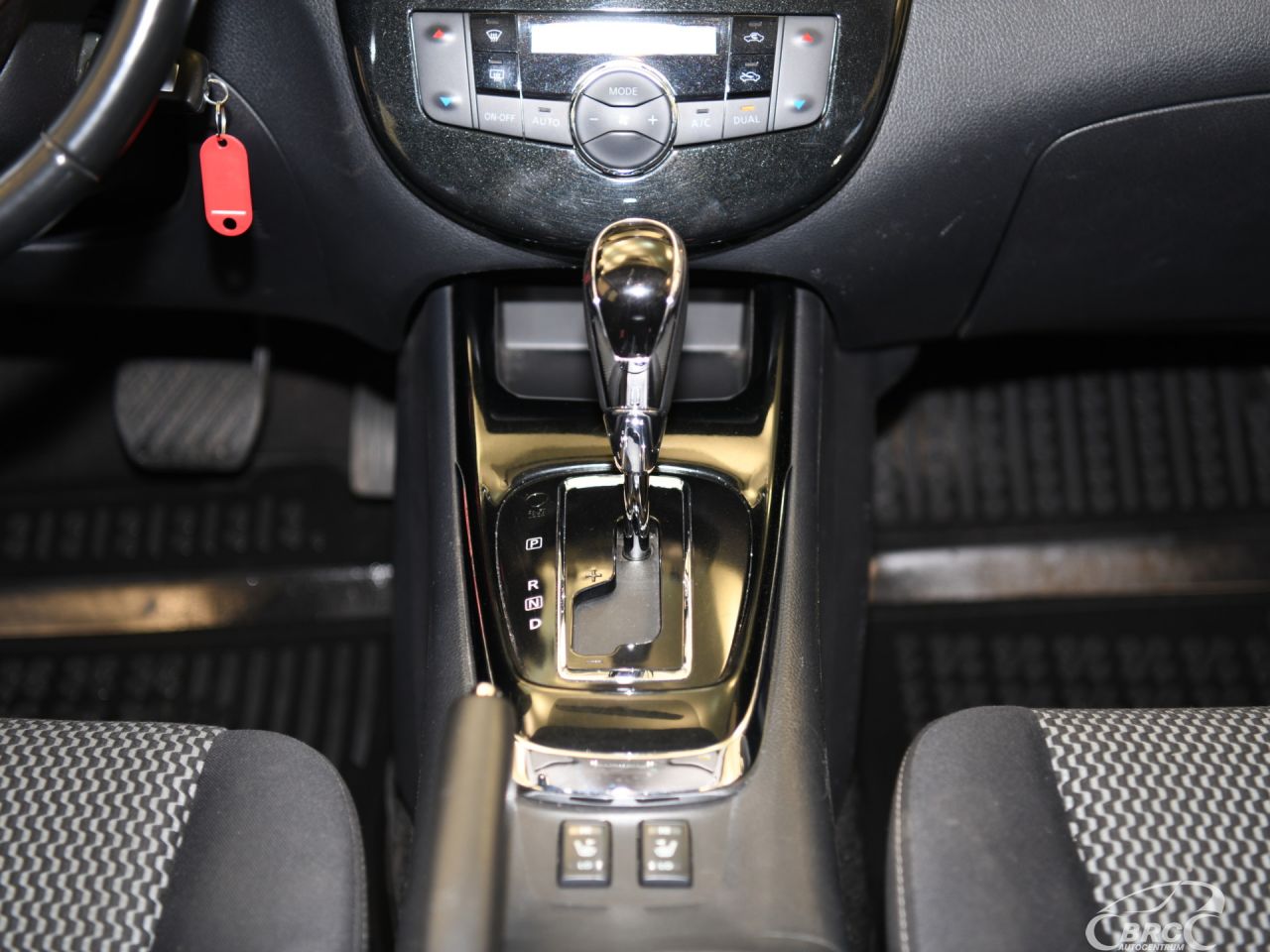 Nissan Pulsar | 16