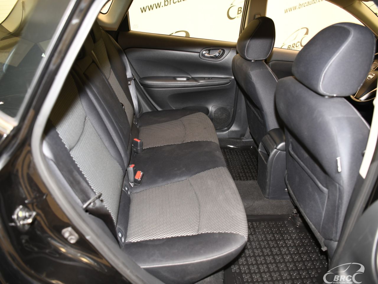 Nissan Pulsar | 9