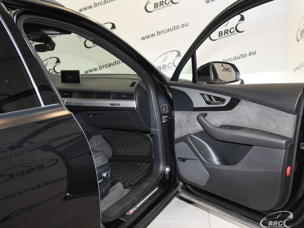 Audi Q7 | 8