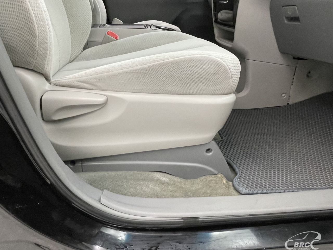 Toyota Sienna | 5