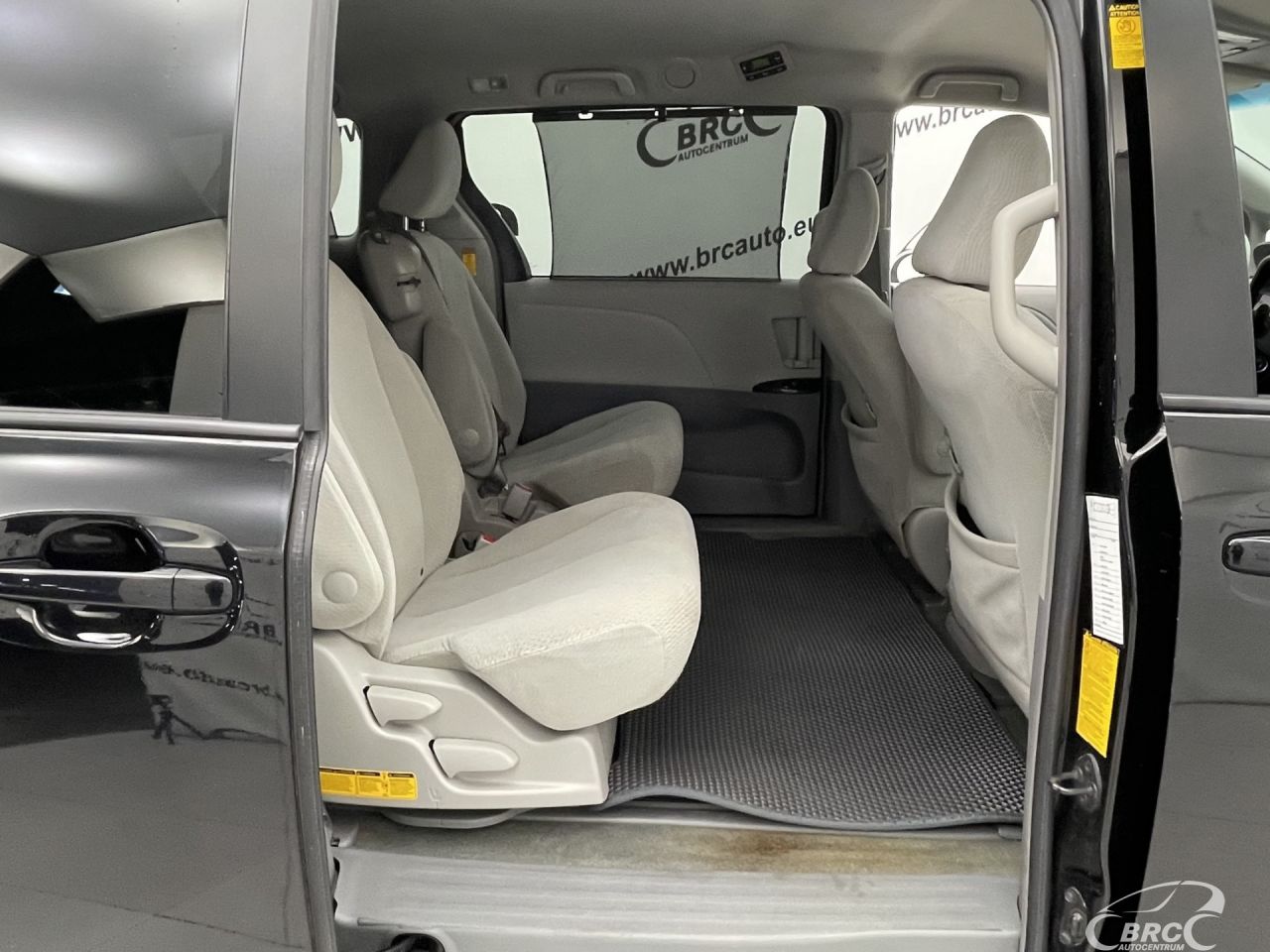 Toyota Sienna | 10