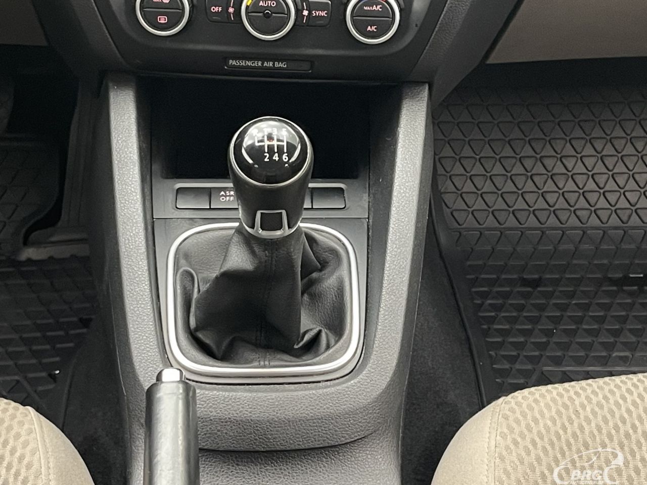 Volkswagen Jetta | 16