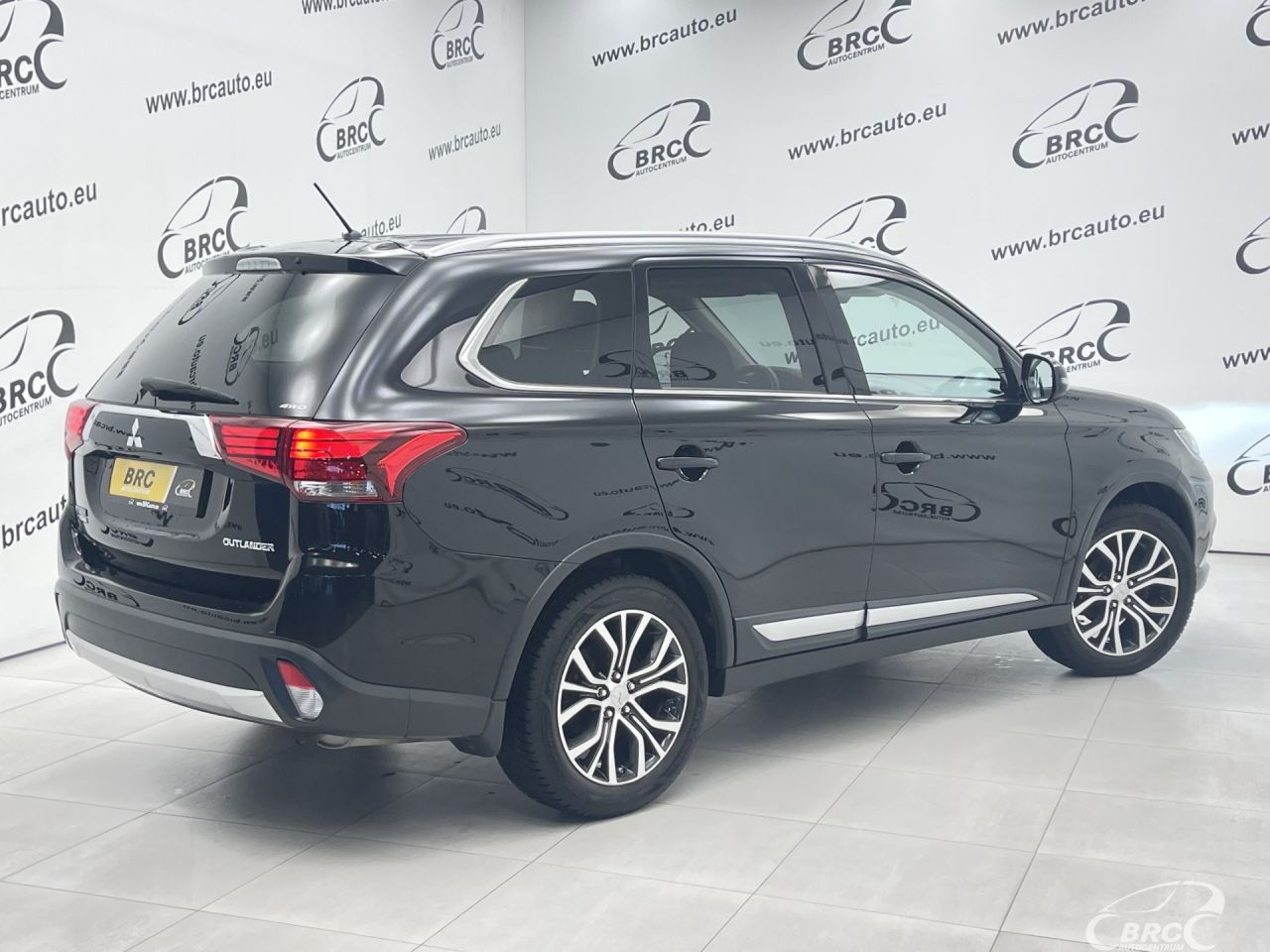 Mitsubishi Outlander | 1