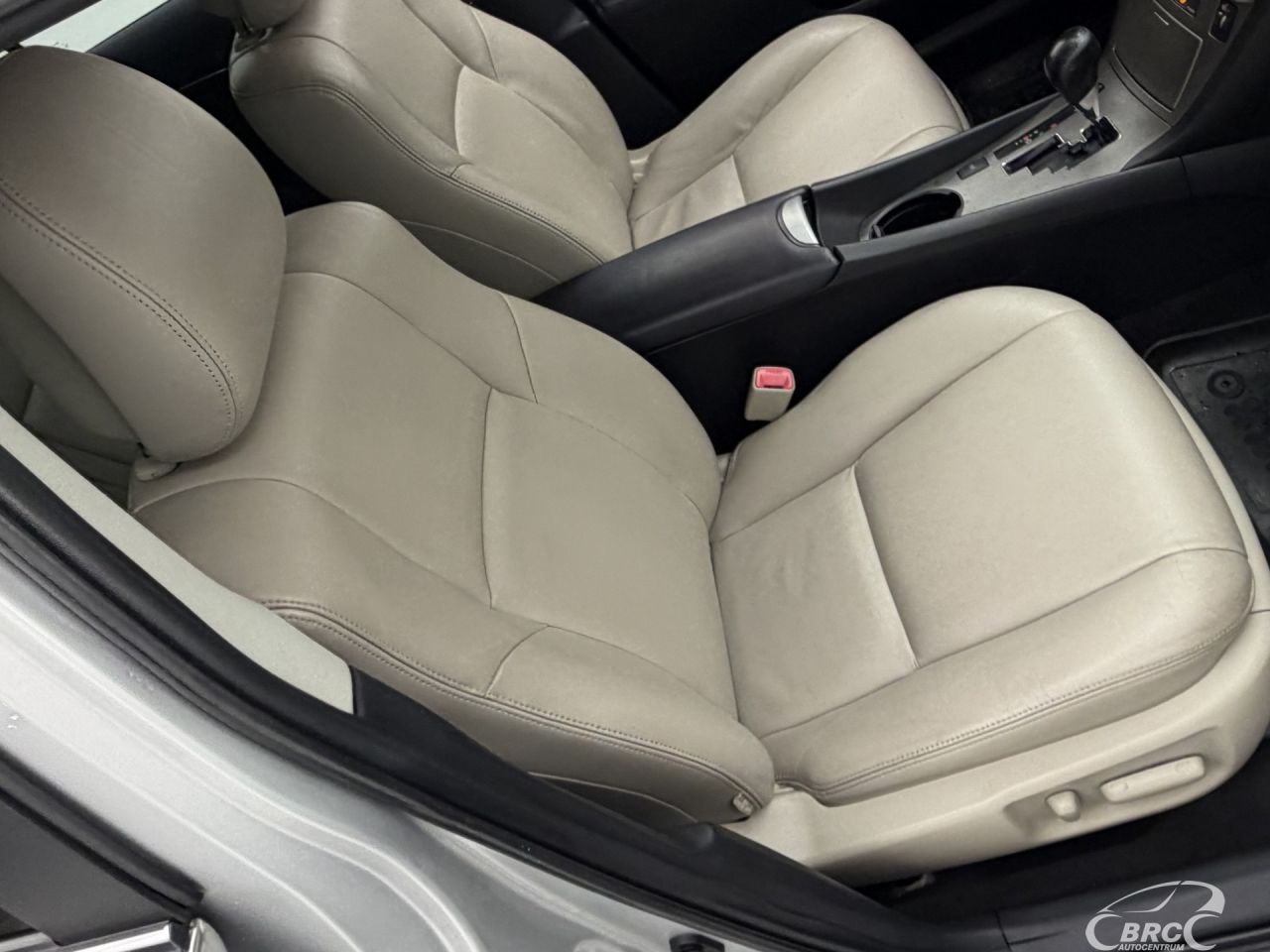 Toyota Avensis | 4