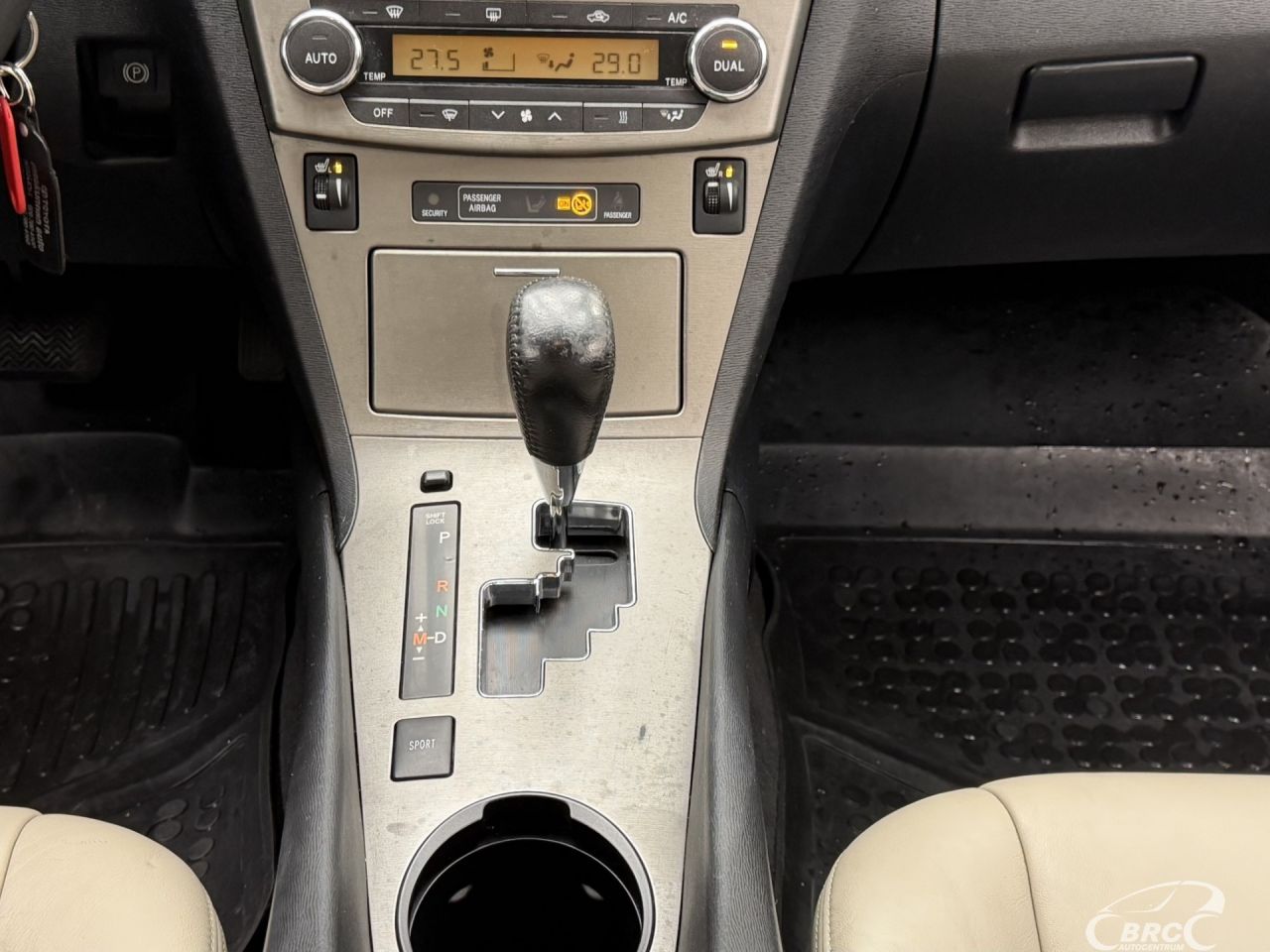 Toyota Avensis | 16