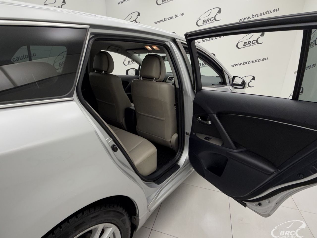 Toyota Avensis | 11