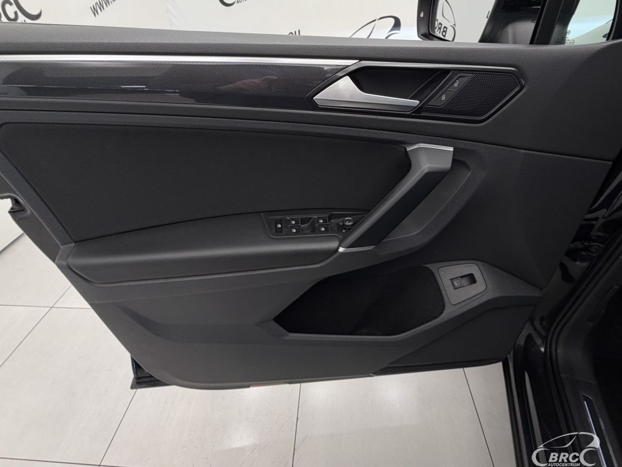 Volkswagen Tiguan | 19
