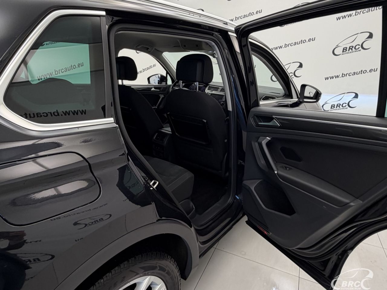 Volkswagen Tiguan | 12