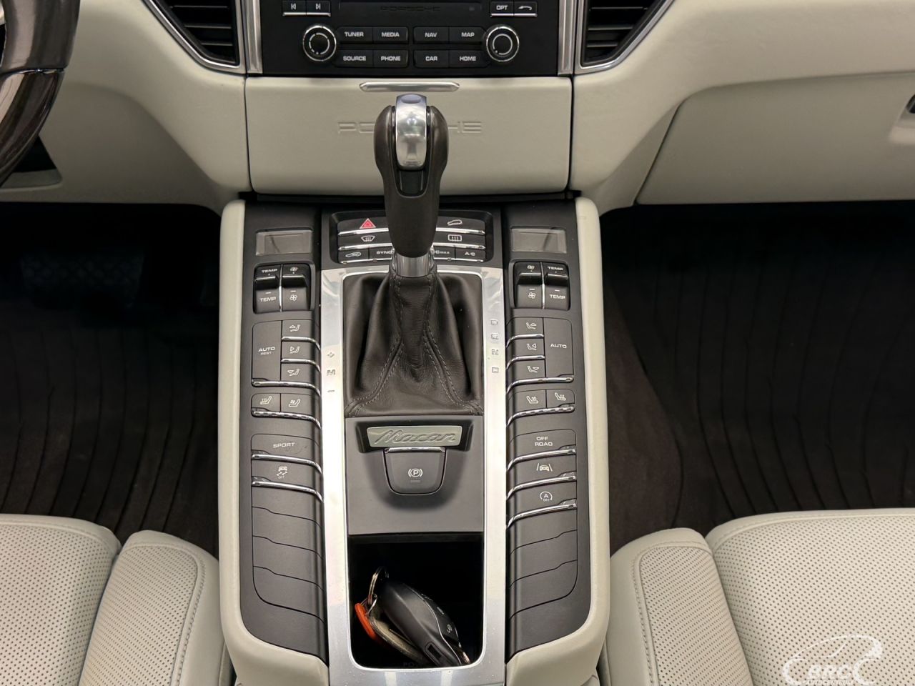 Porsche Macan | 18