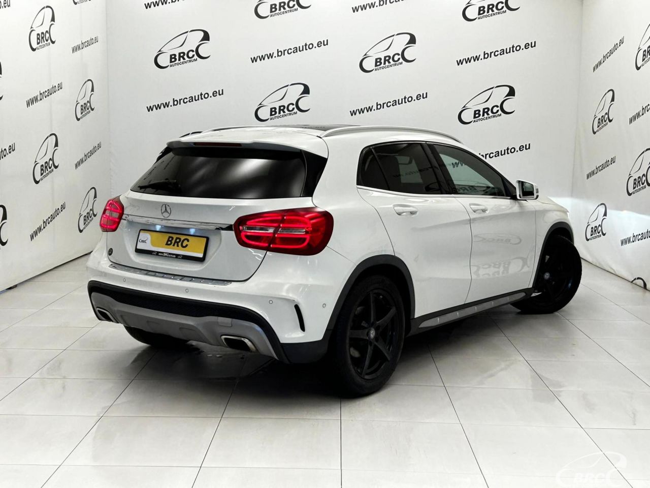 Mercedes-Benz GLA220 | 1