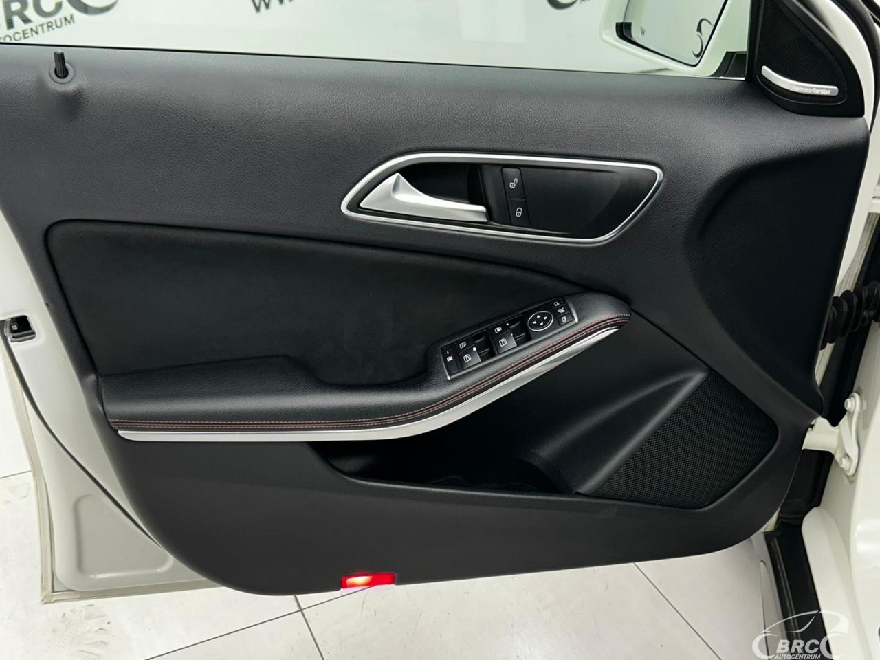 Mercedes-Benz GLA220 | 10
