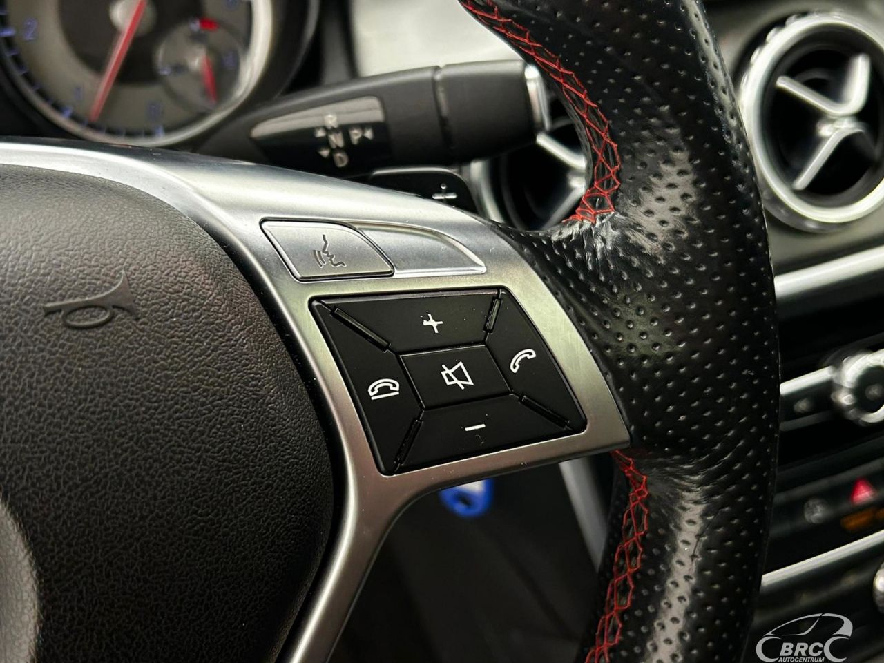 Mercedes-Benz GLA220 | 13