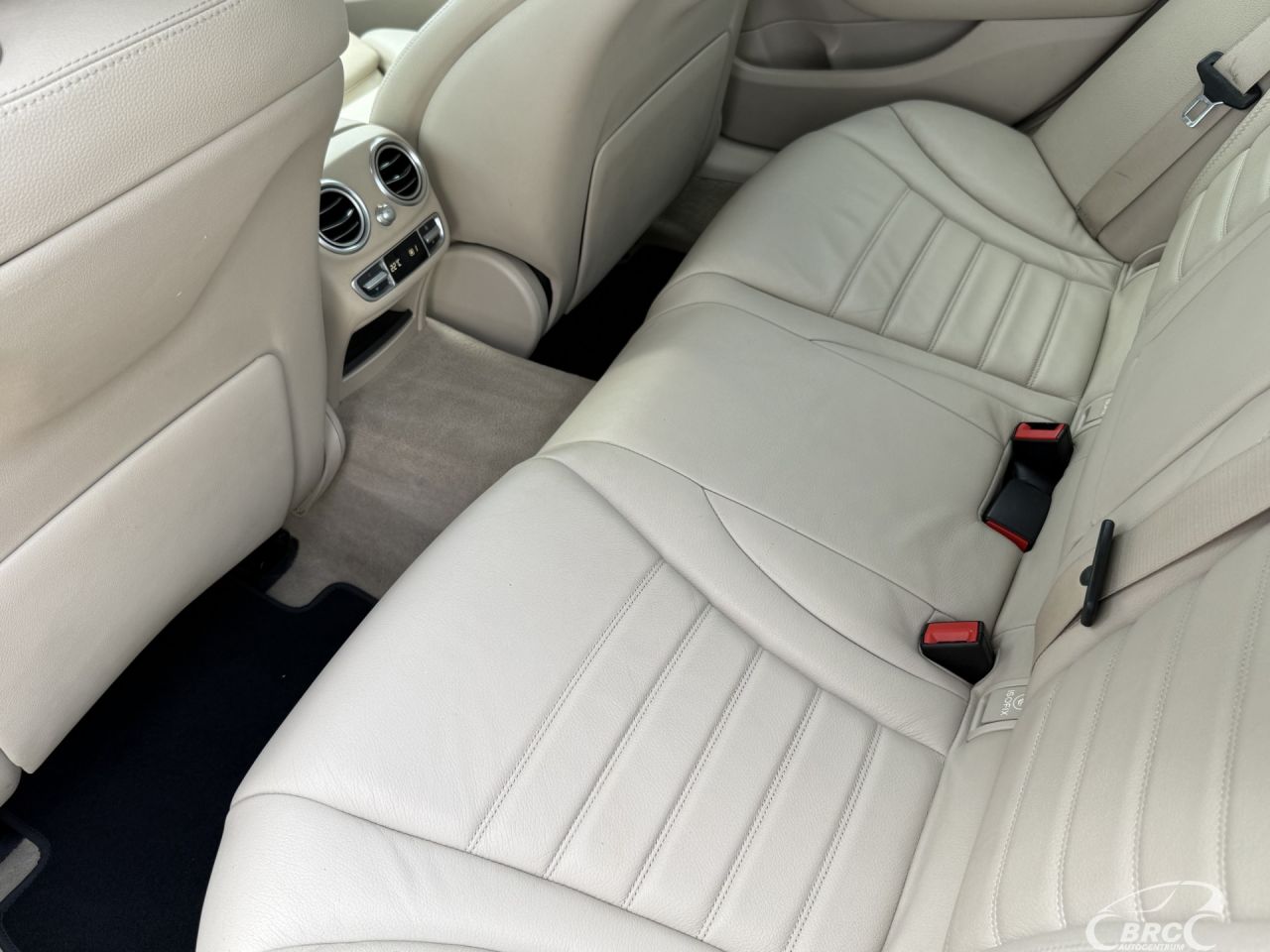 Mercedes-Benz C350 | 19