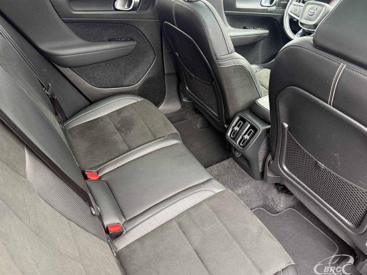 Volvo XC40 | 10