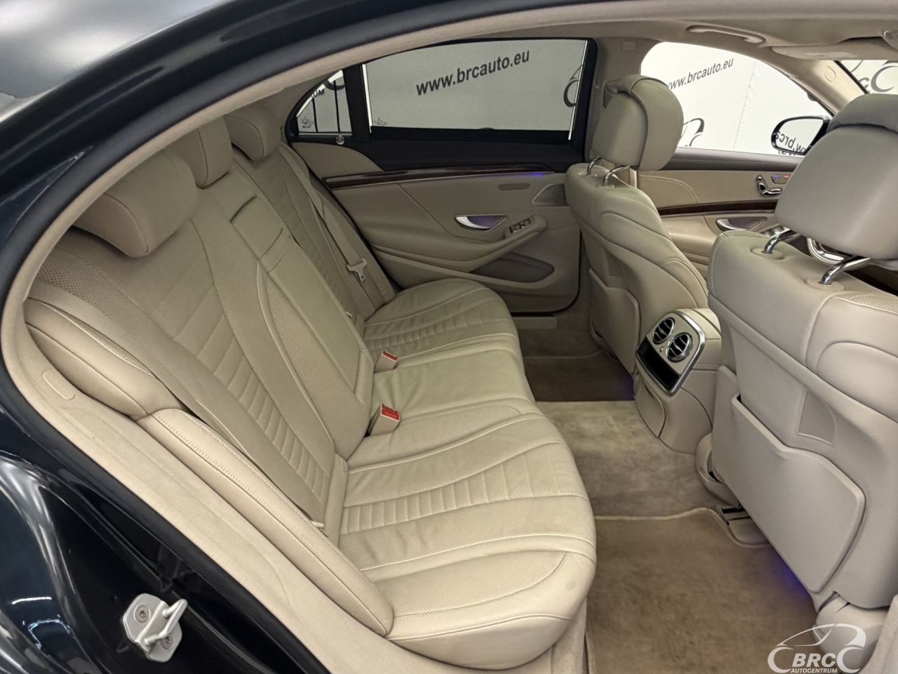 Mercedes-Benz S550 | 11