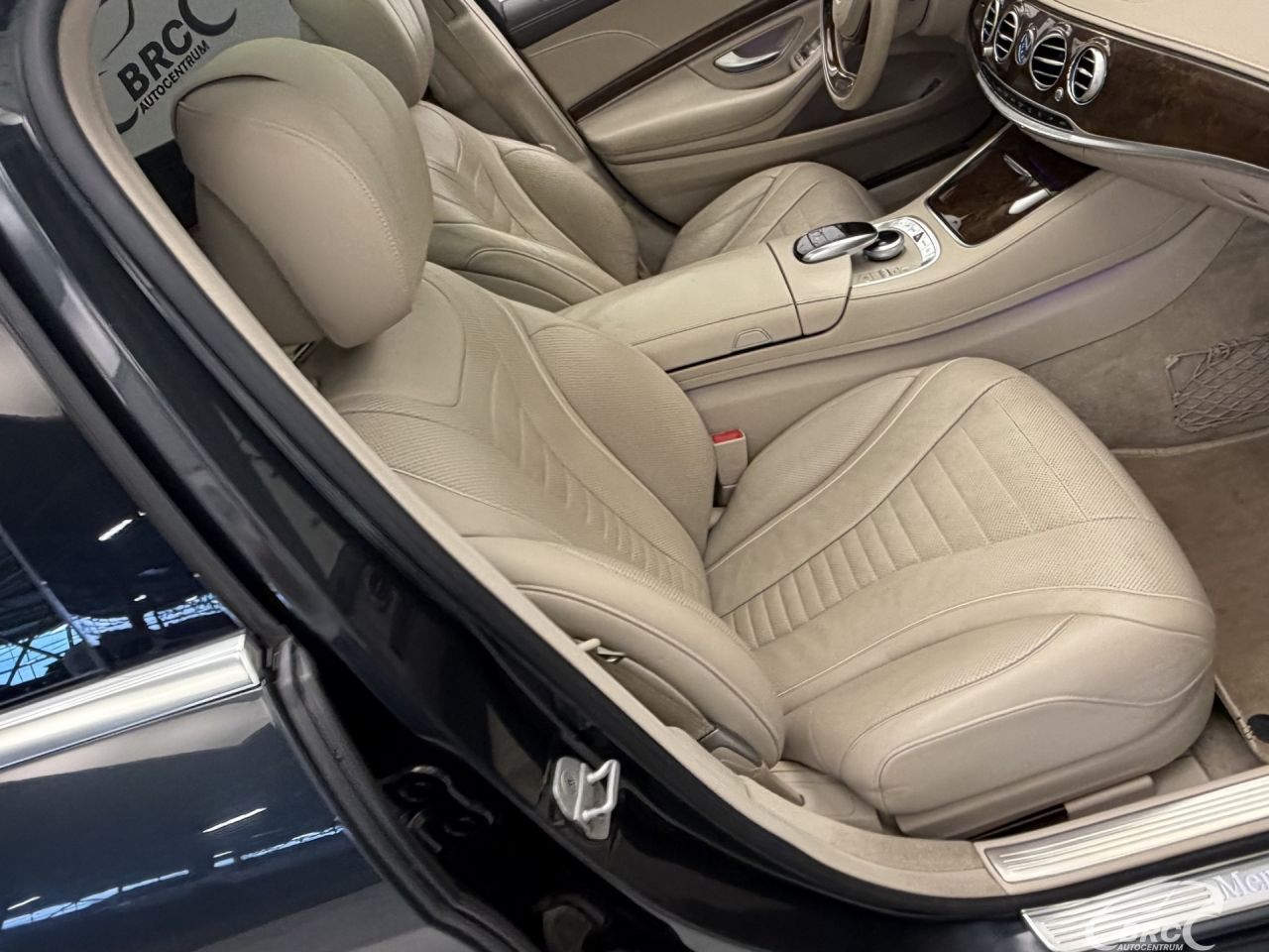 Mercedes-Benz S550 | 4