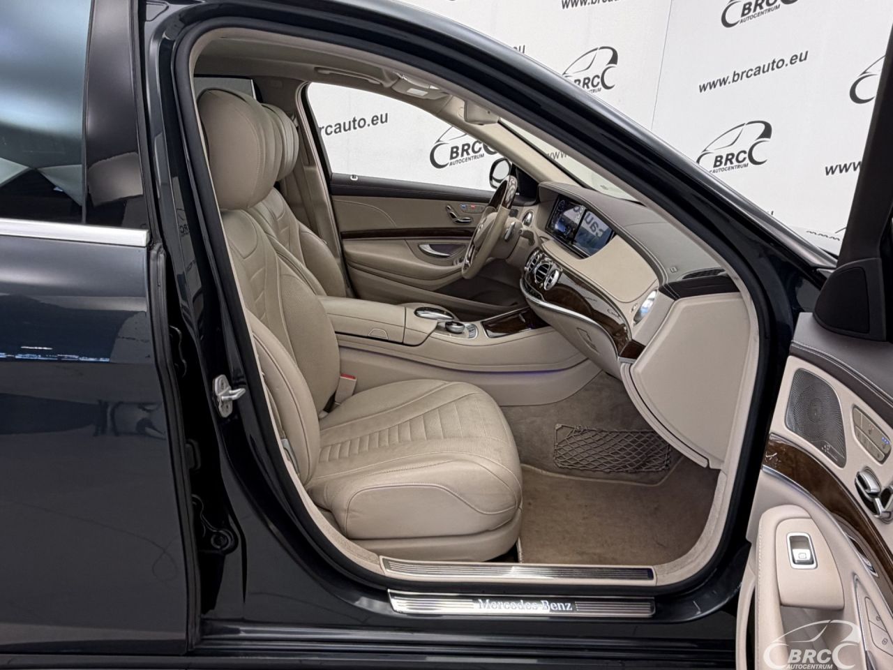Mercedes-Benz S550 | 3