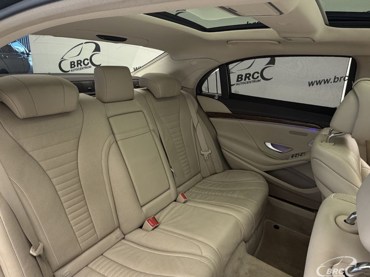 Mercedes-Benz S550 | 12