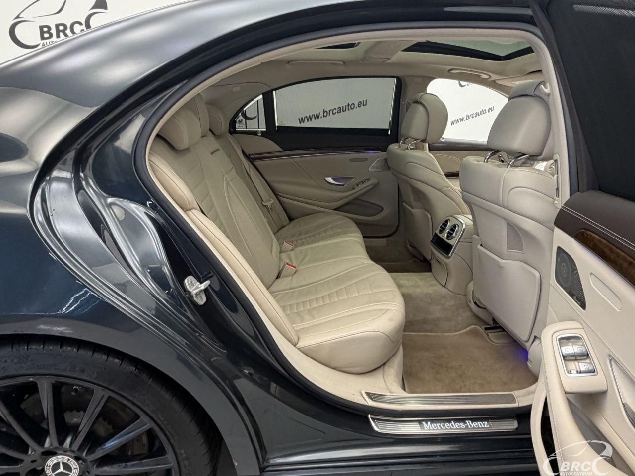Mercedes-Benz S550 | 10