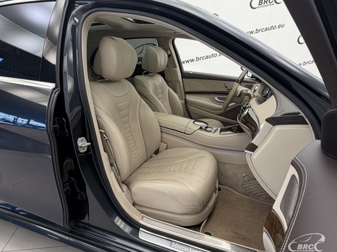 Mercedes-Benz S550 | 6