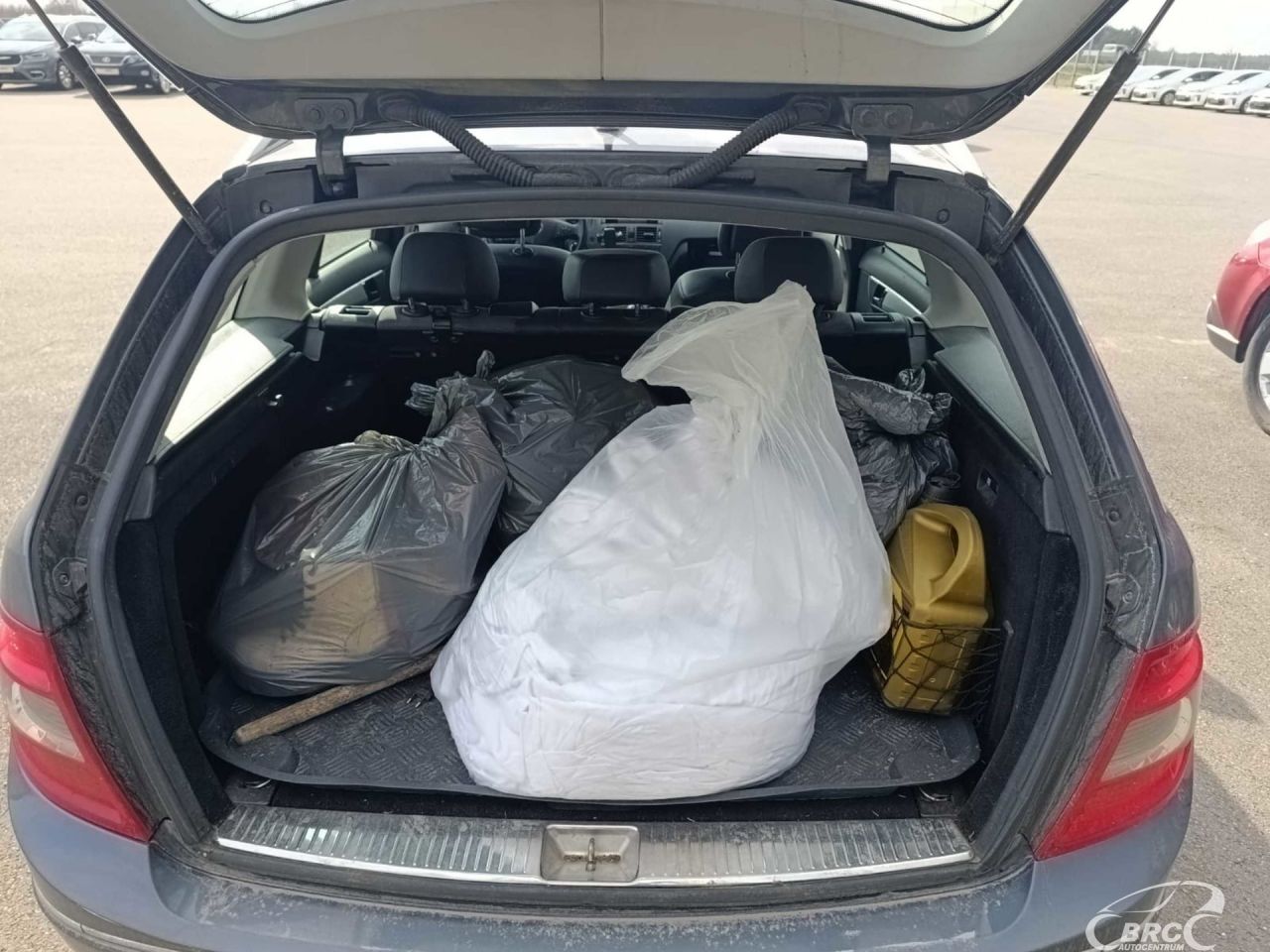 Mercedes-Benz C200 | 10