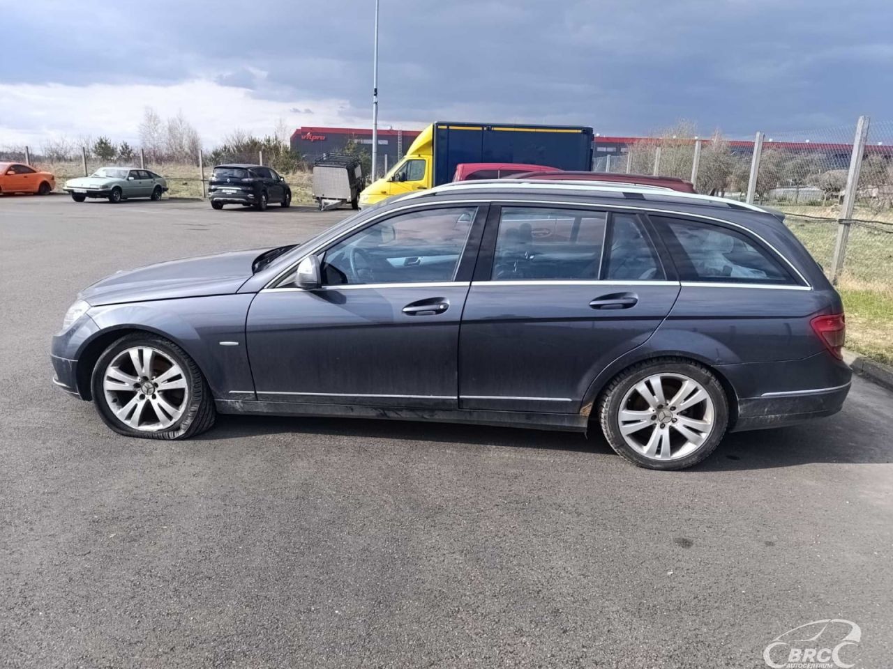 Mercedes-Benz C200 | 1