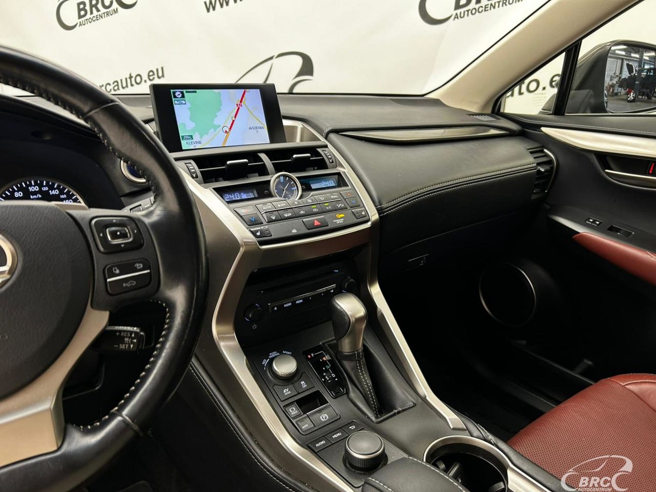 Lexus NX 300h | 15