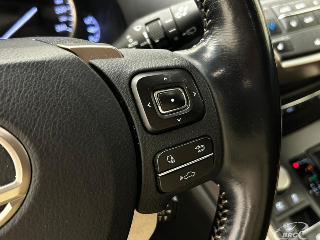 Lexus NX 300h | 13