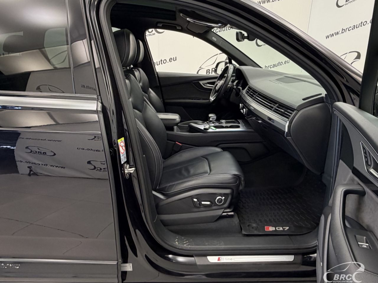 Audi Q7 | 3