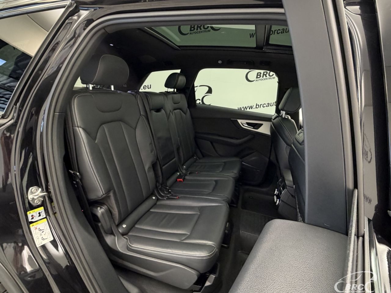 Audi Q7 | 12