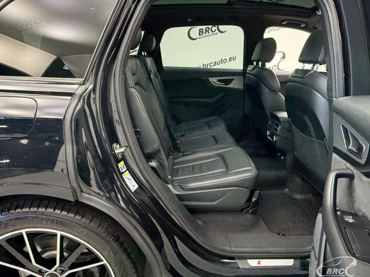 Audi Q7 | 10