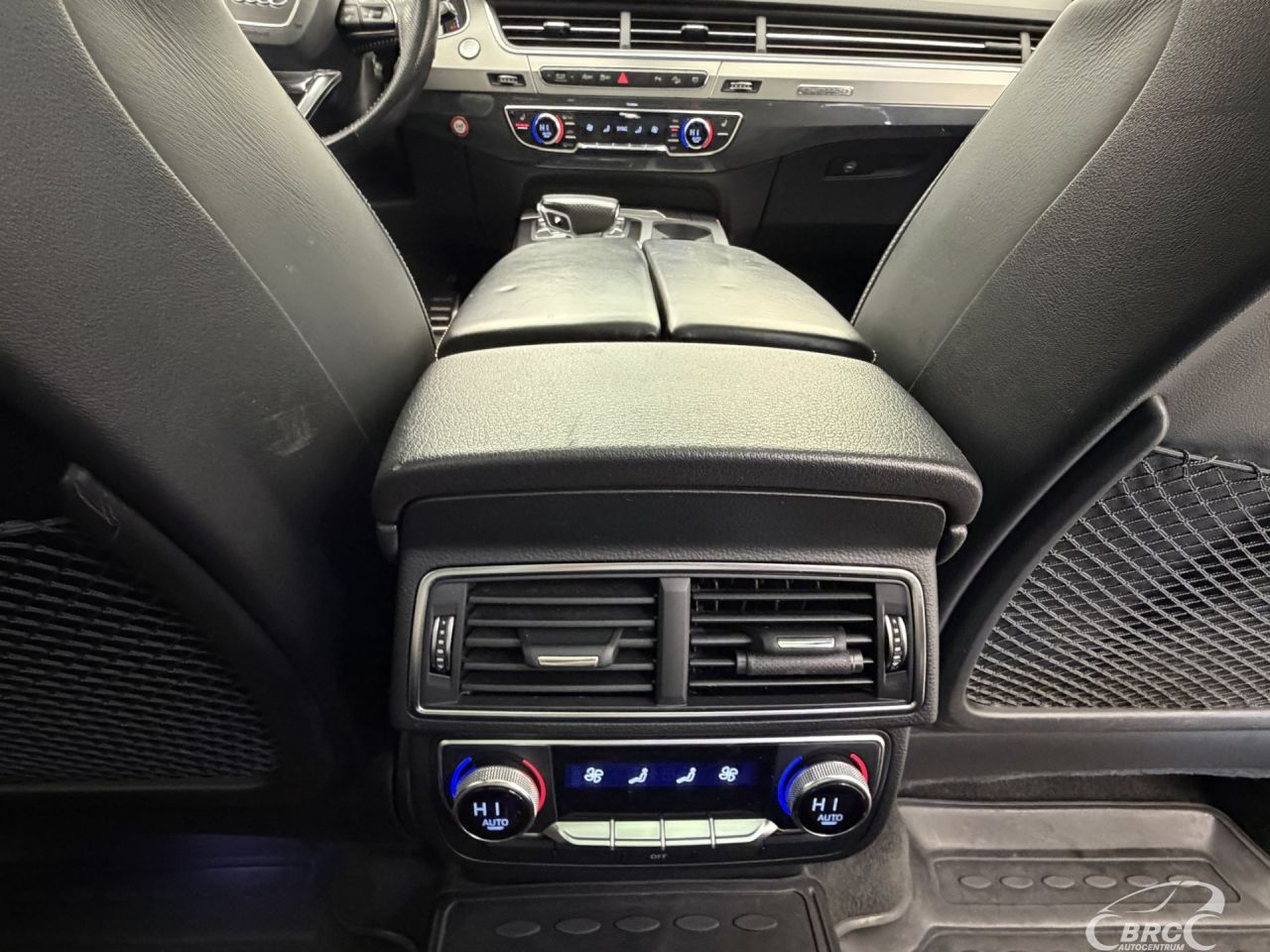 Audi Q7 | 15