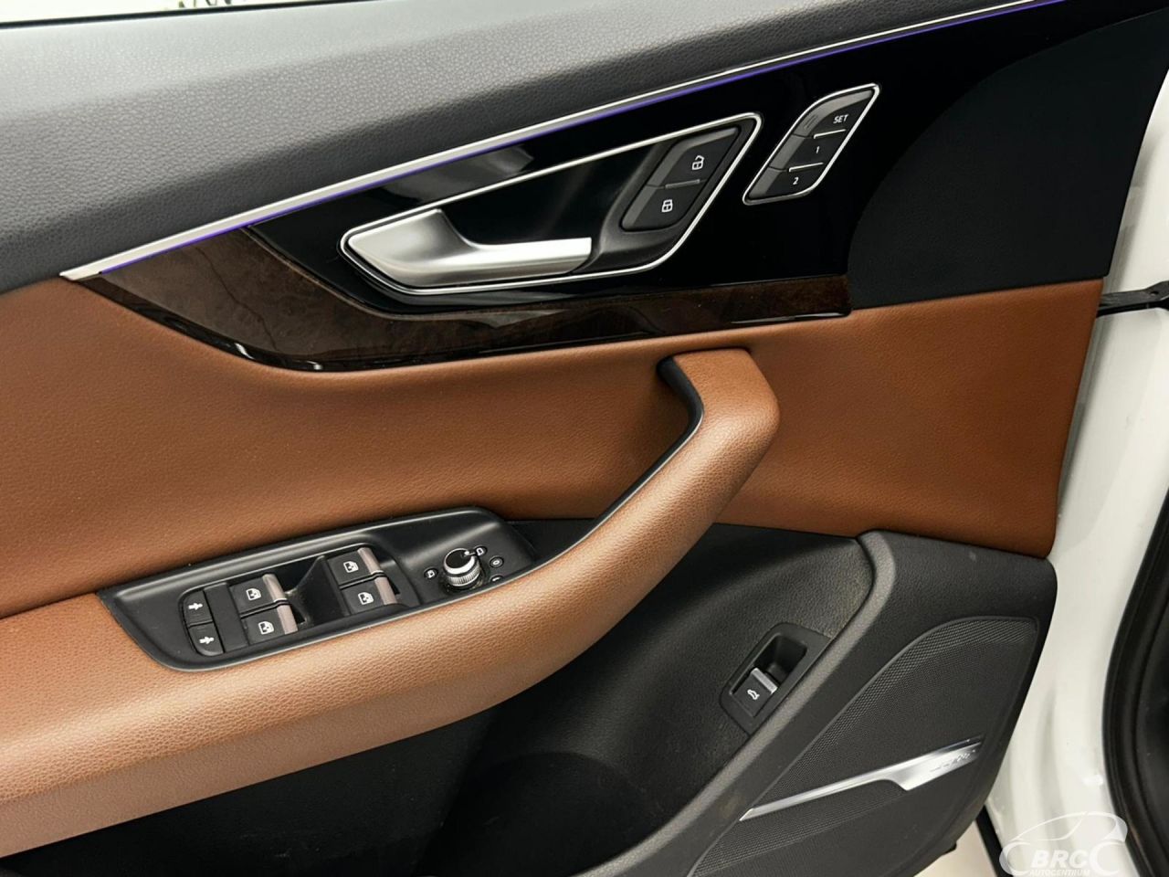 Audi Q7 | 12