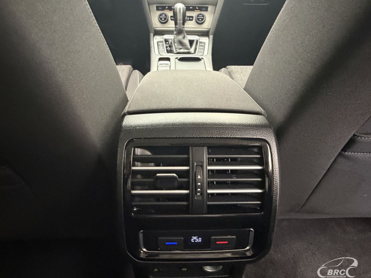 Volkswagen Passat | 12