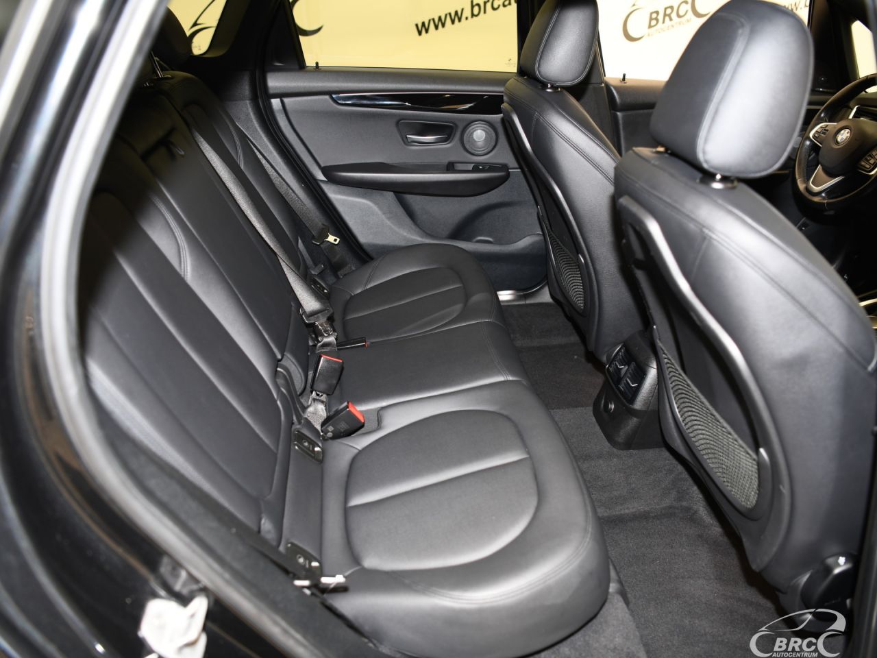BMW 218 | 11