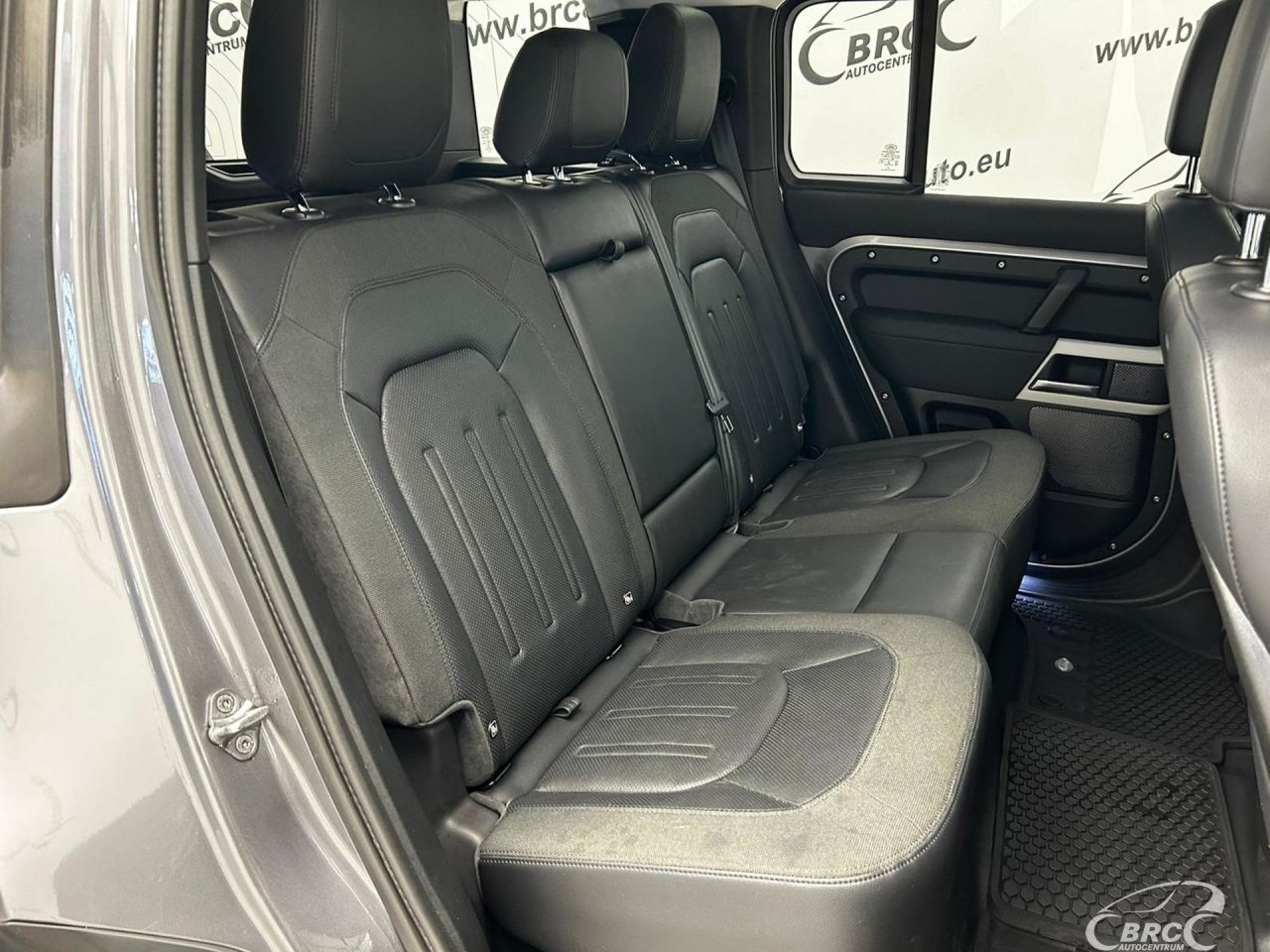 Land Rover Defender | 7
