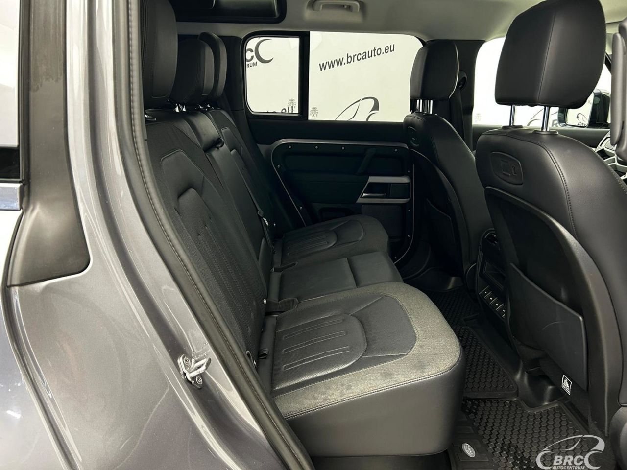 Land Rover Defender | 8