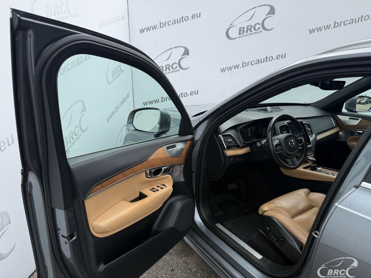 Volvo XC90 | 17