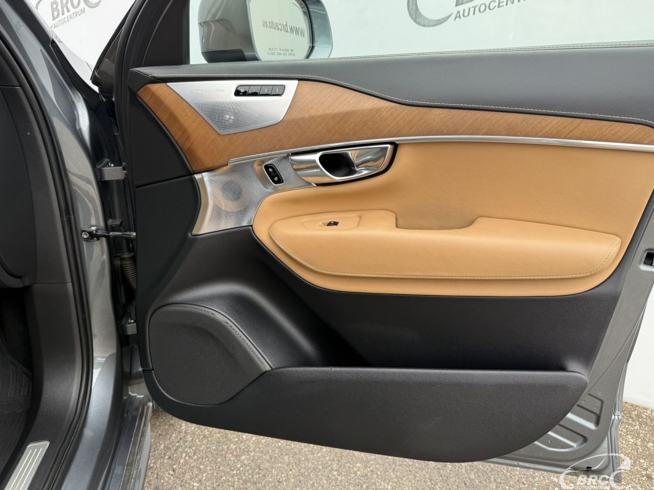 Volvo XC90 | 6