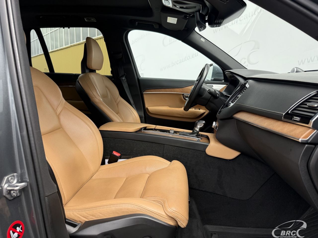Volvo XC90 | 9