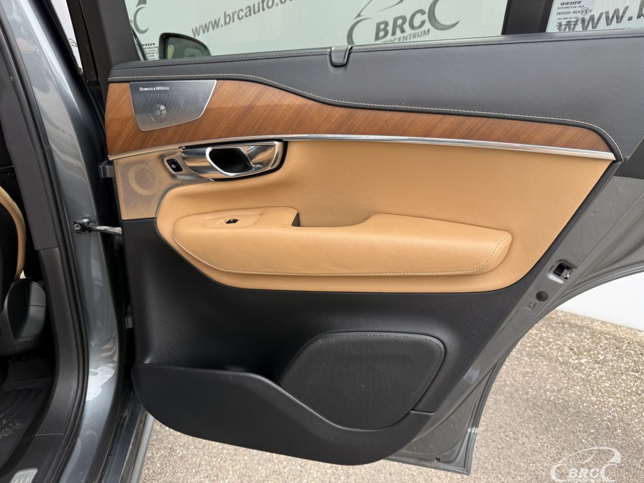 Volvo XC90 | 10