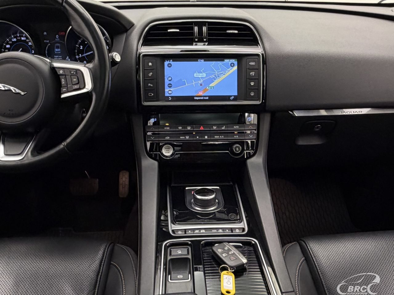 Jaguar F-Pace | 17