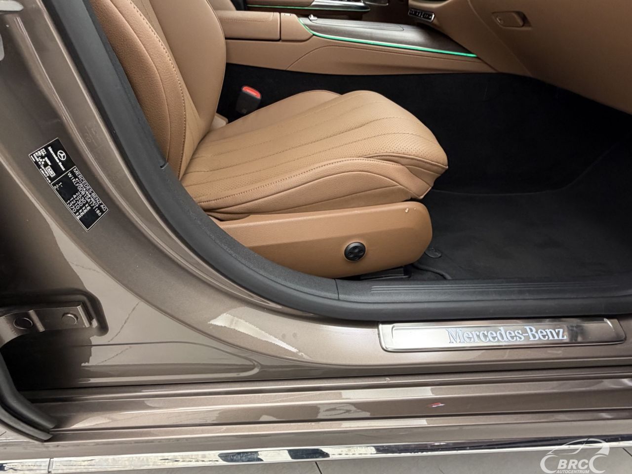 Mercedes-Benz E200 | 5