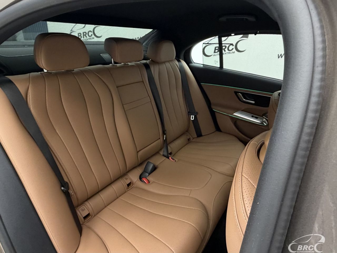 Mercedes-Benz E200 | 14