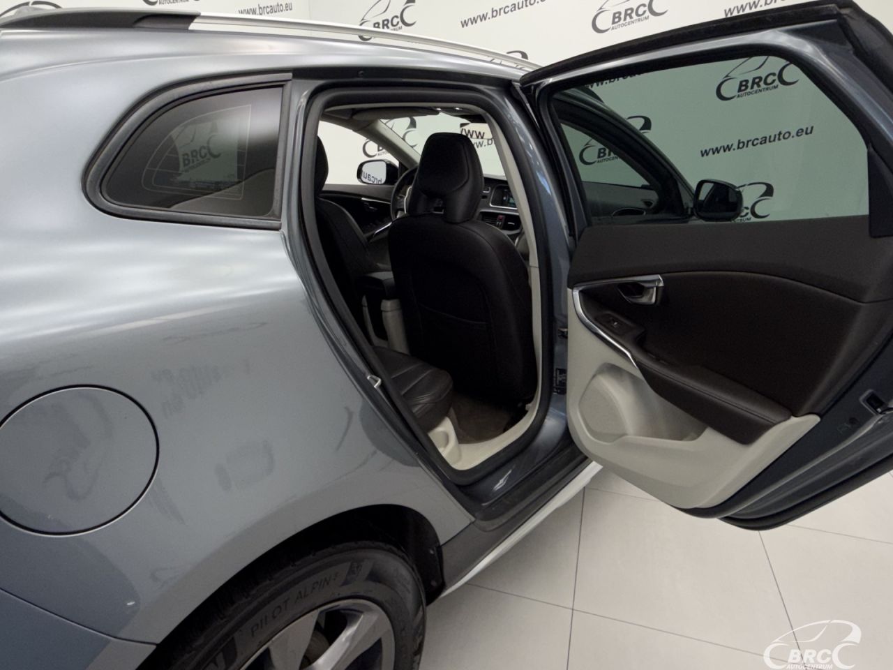 Volvo V40 | 12