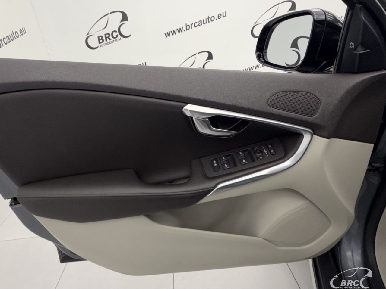 Volvo V40 | 19